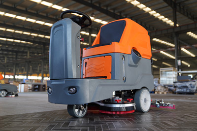 榮事達(dá)駕駛式洗地機(jī)廠家 榮事達(dá)D140駕駛式洗地機(jī).jpg