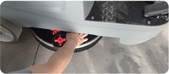 刷盤(pán)與污水箱清潔